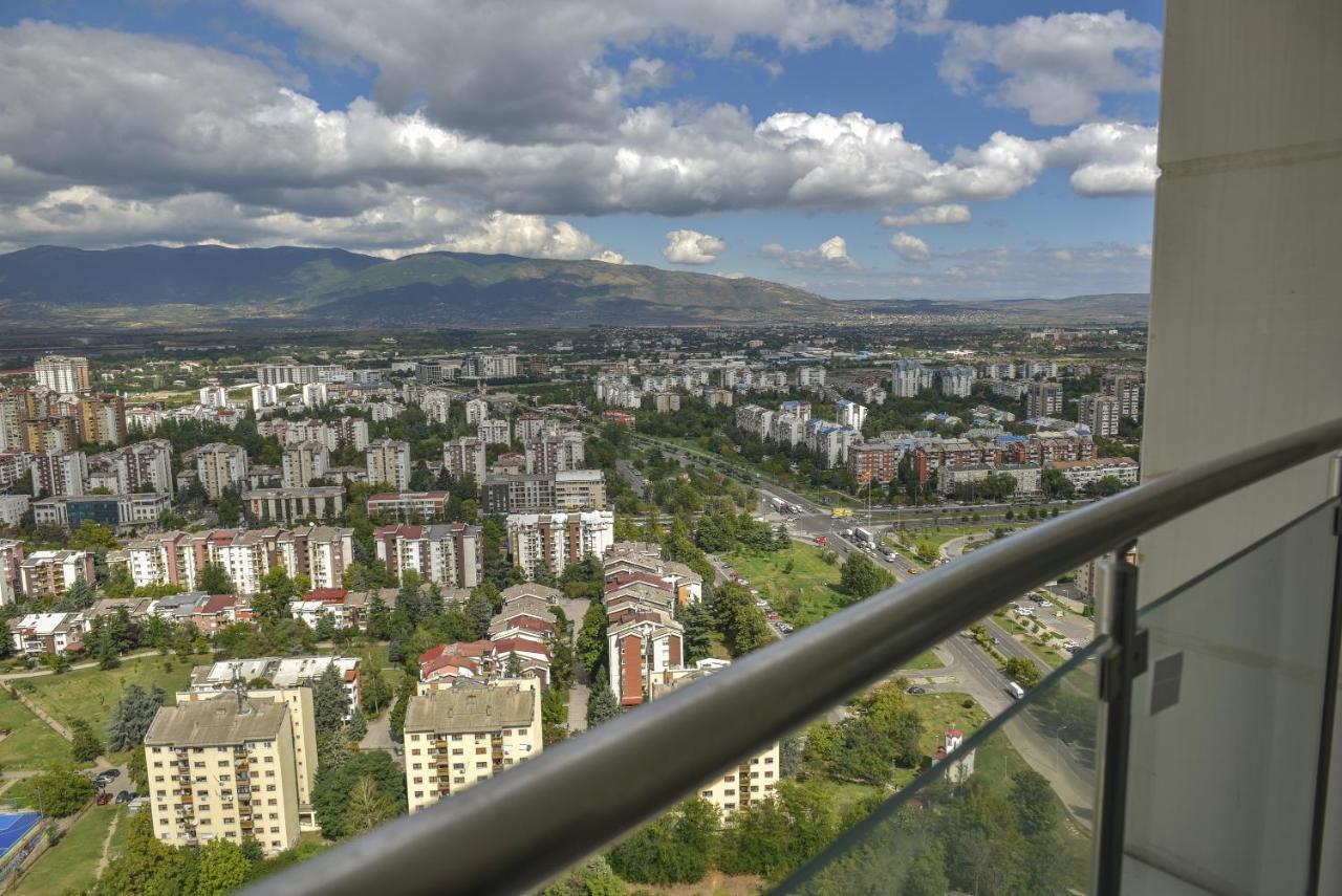 Sky Deluxe 3 Fitness & Spa Lägenhet Skopje Exteriör bild