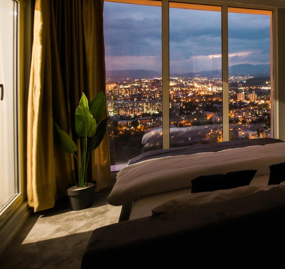 Sky Deluxe 3 Fitness & Spa Lägenhet Skopje Exteriör bild